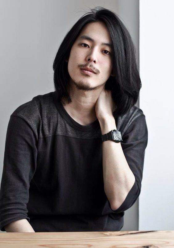 Wavy Medium-Length Cut with Depth